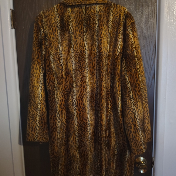 Leopard Print Teddy Jacket - Picture 3 of 5